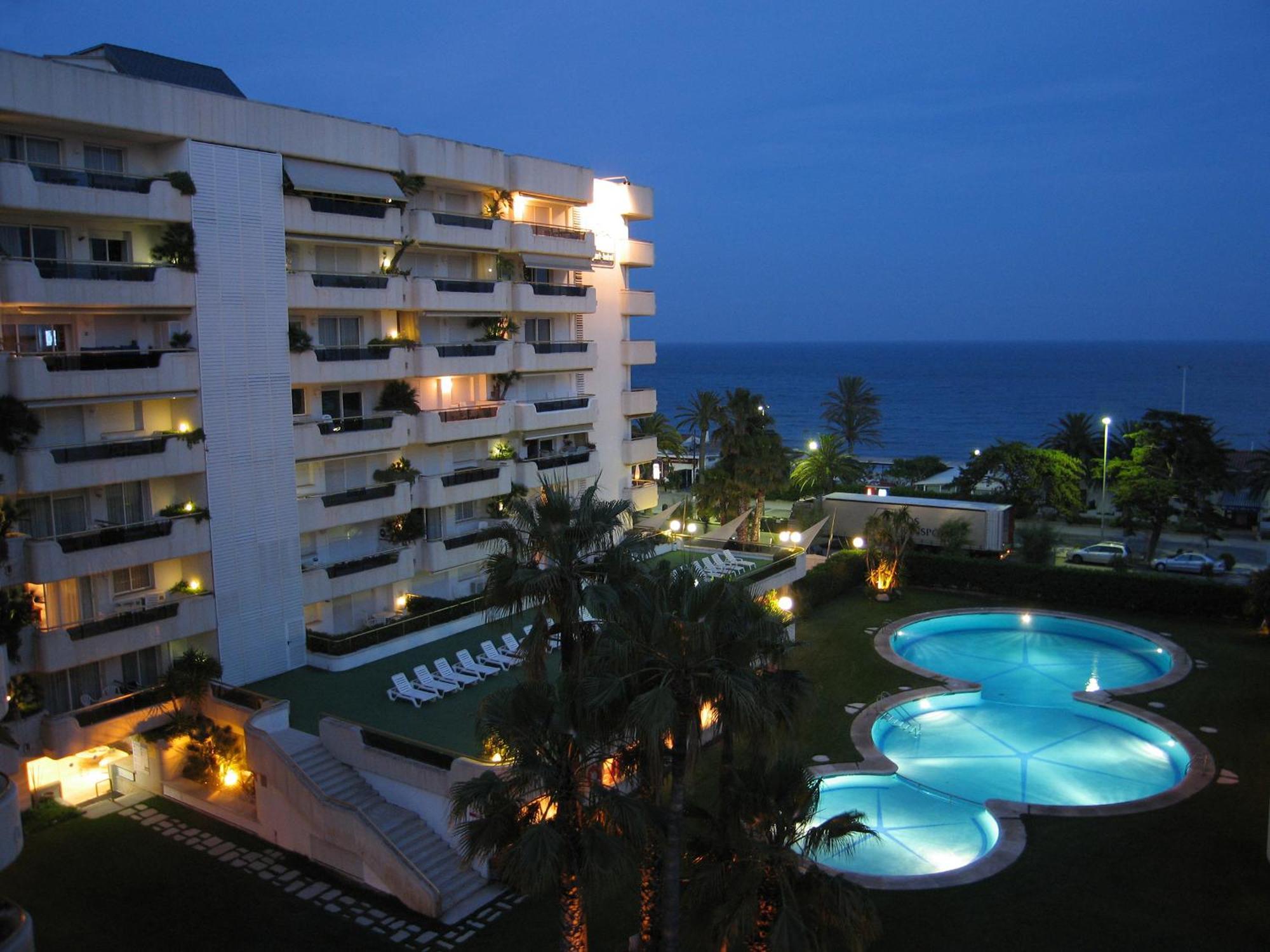 Mediterraneo Sitges Buitenkant foto