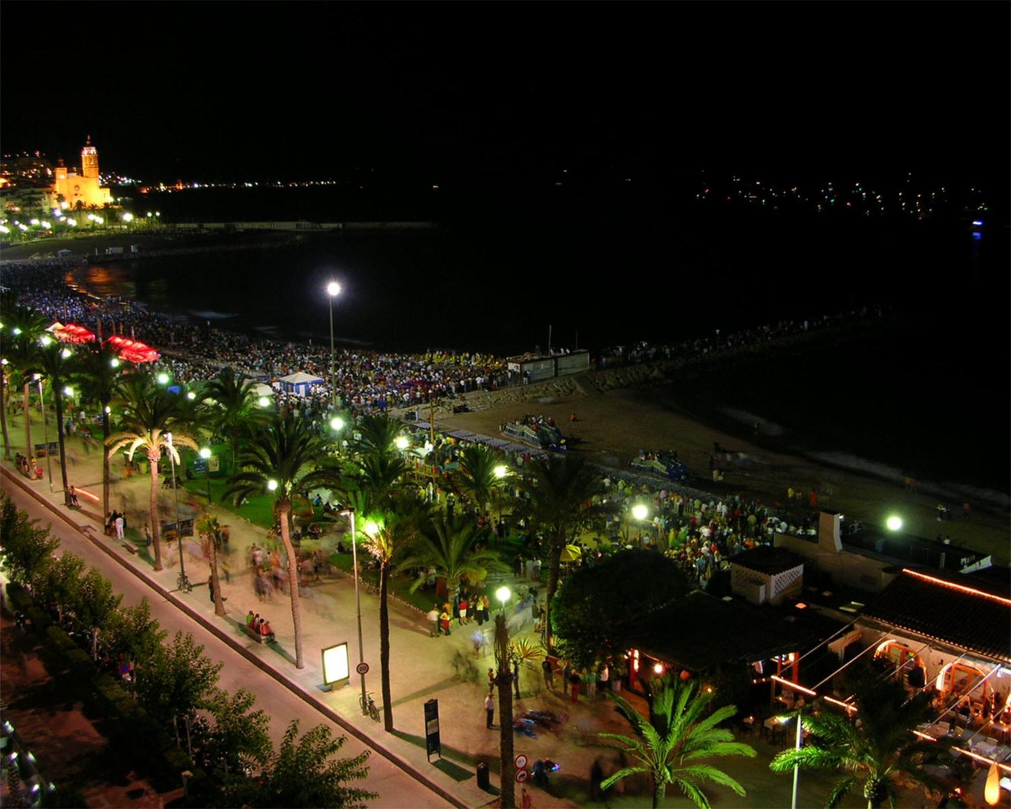Mediterraneo Sitges Buitenkant foto